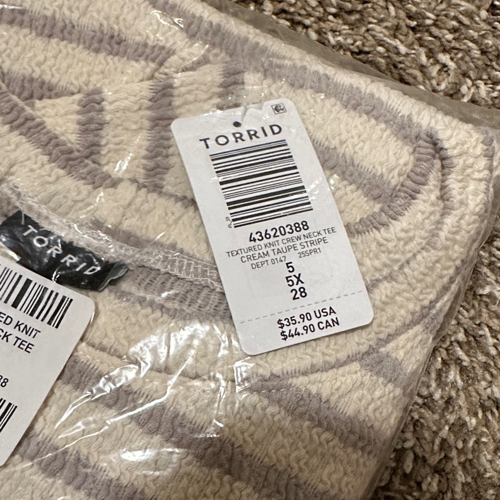 Torrid Textured Cream and Taupe Short Sleeve Tee - Picture 6 of 6